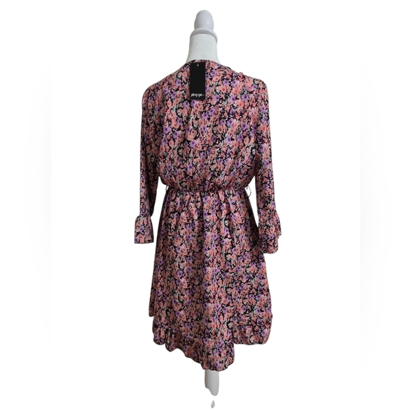 Nasty Gal Pink and Black Robe Dress with Tie Waist - Picture 6 of 10